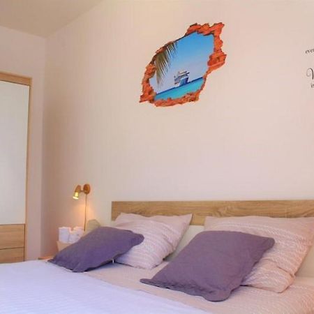 Apartment Antonio Примоштен Екстер'єр фото
